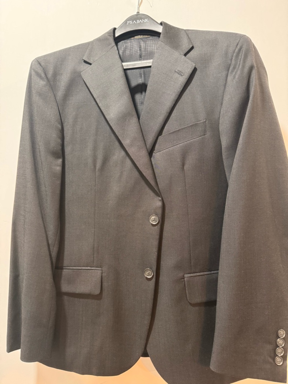 Jos A Bank Men's Dark Gray Two-Button 2 Piece Suit